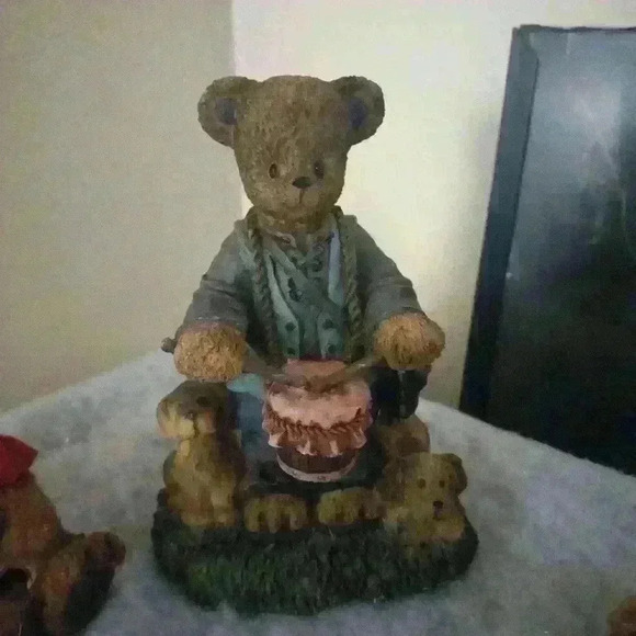 Bears and puppies, set of 4 resin decor - Picture 2 of 7